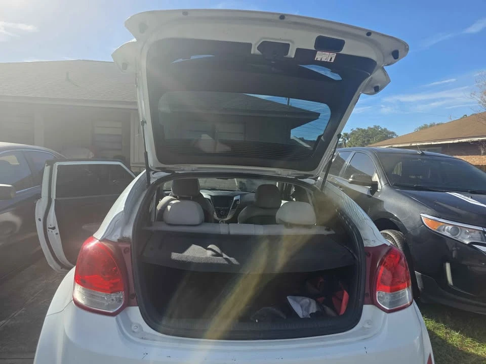 2012 Hyundai Veloster - Image 9 of 11