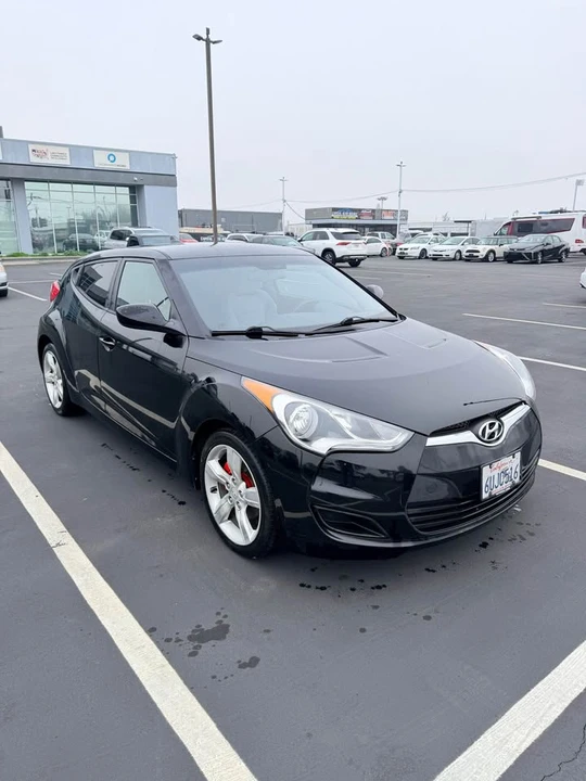 2012 Hyundai Veloster - Image 2 of 11