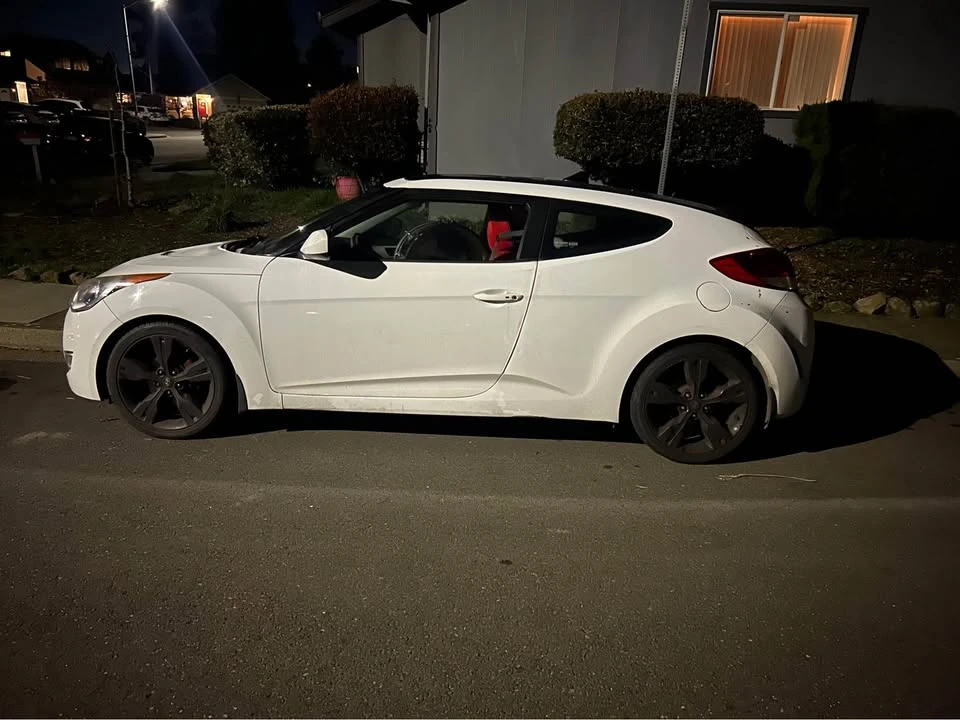 2012 Hyundai Veloster - Image 2 of 2
