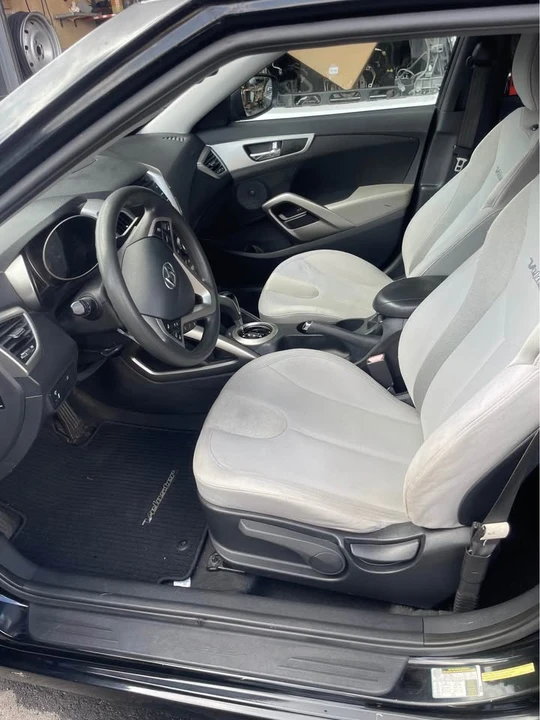 2012 Hyundai Veloster - Image 8 of 11