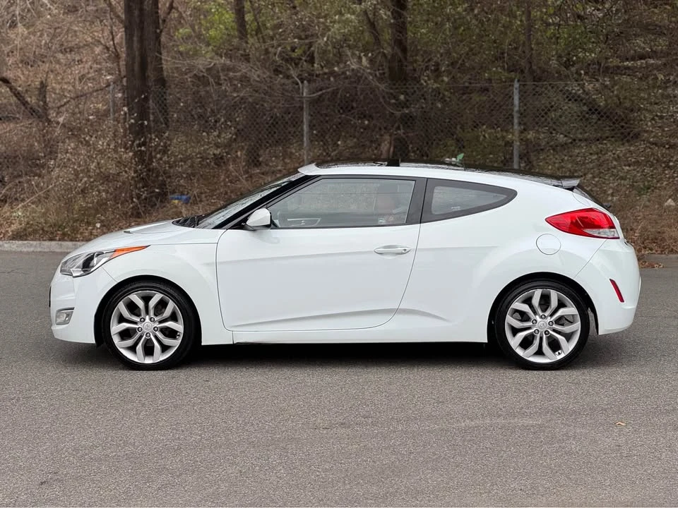 2012 Hyundai Veloster - Image 4 of 15