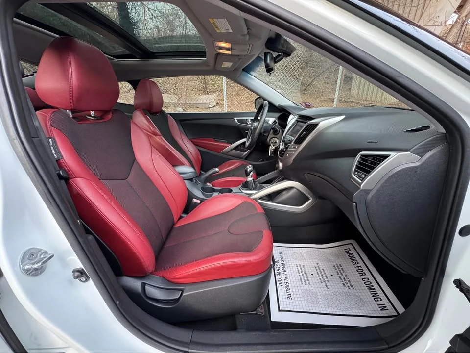 2012 Hyundai Veloster - Image 10 of 15