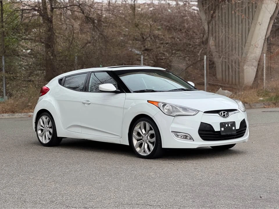 2012 Hyundai Veloster - Image 2 of 15