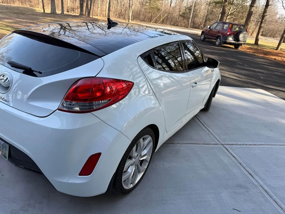 2012 Hyundai Veloster - Image 2 of 11
