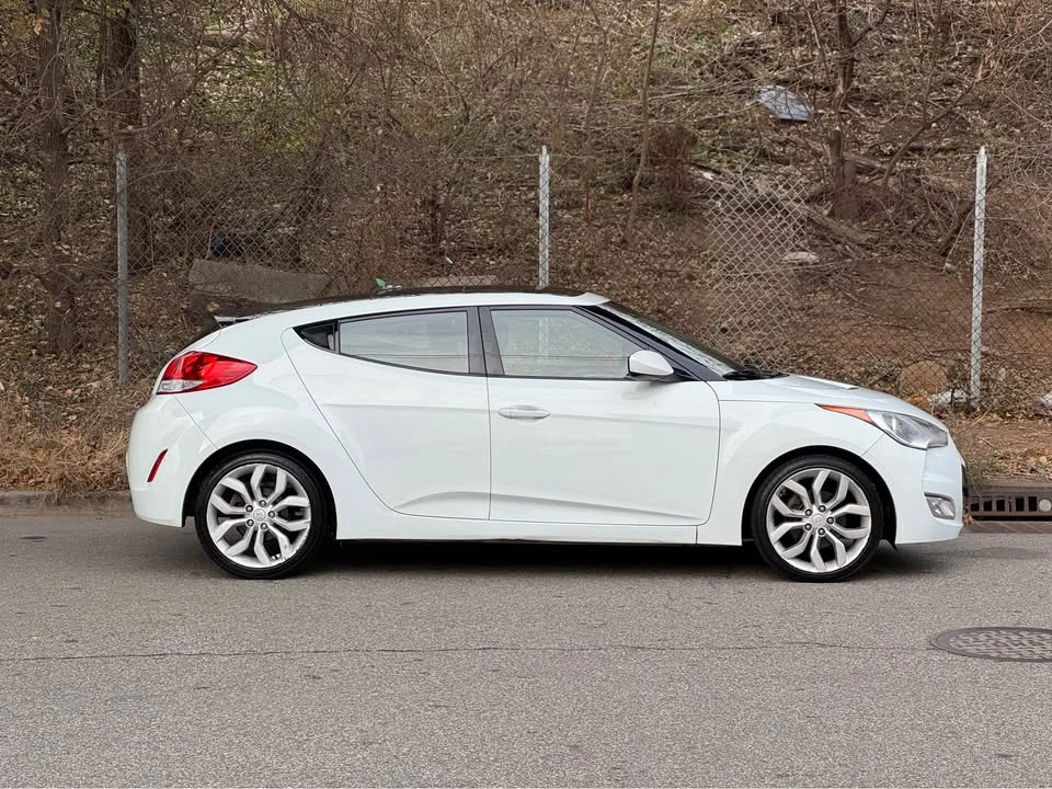 2012 Hyundai Veloster - Image 3 of 15