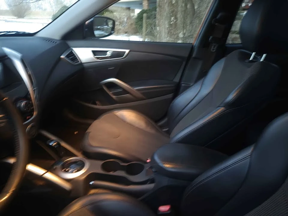 2012 Hyundai Veloster - Image 8 of 10