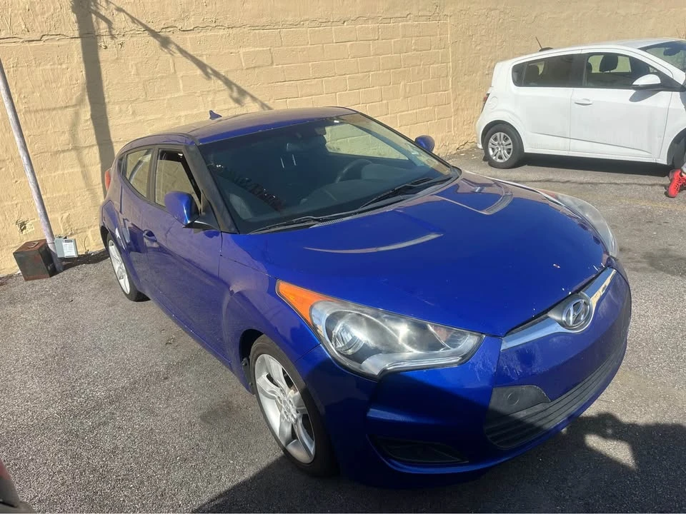 2012 Hyundai Veloster - Image 2 of 5