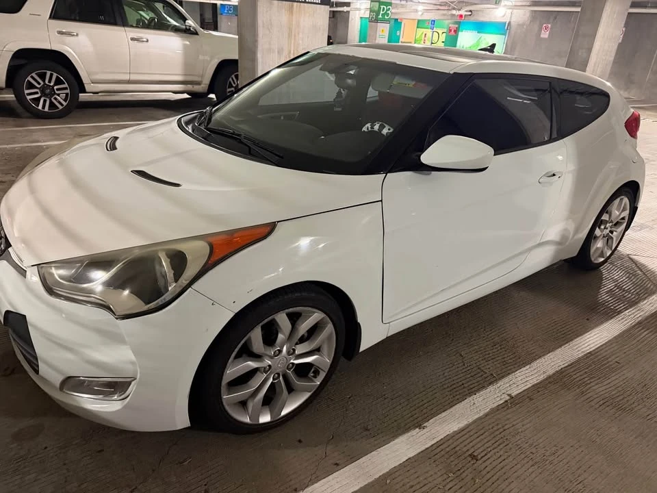 2012 Hyundai Veloster - Image 2 of 11