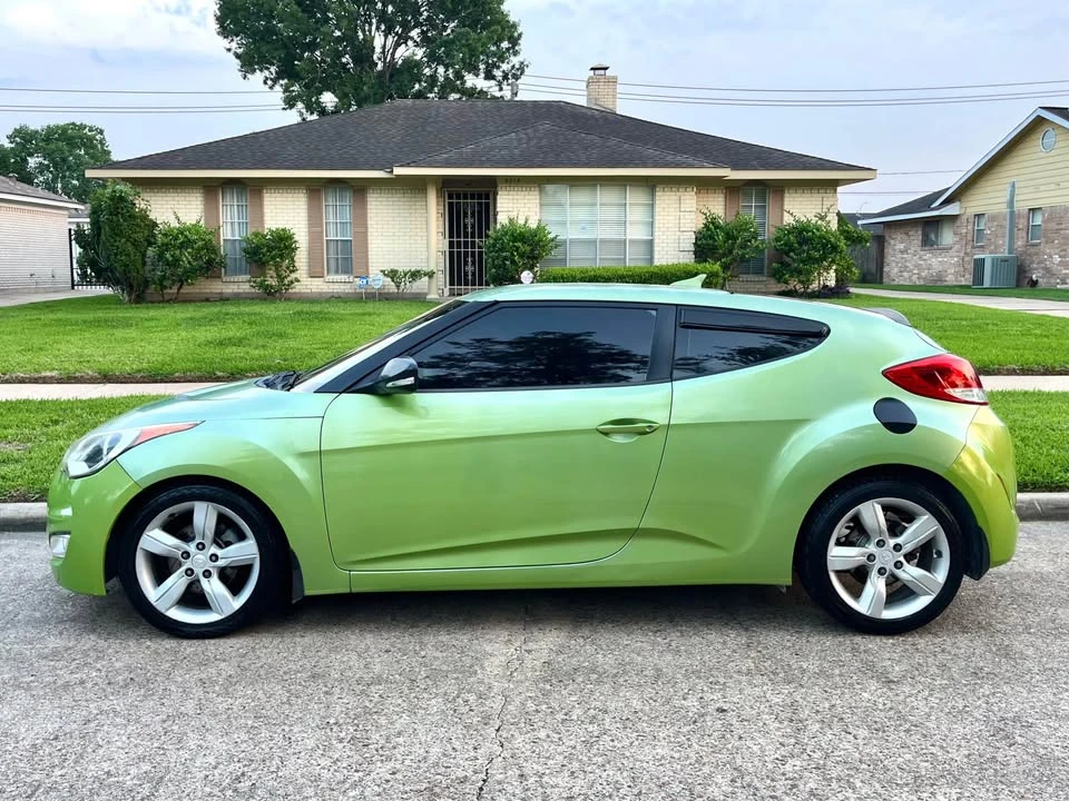 2012 Hyundai Veloster - Image 2 of 15