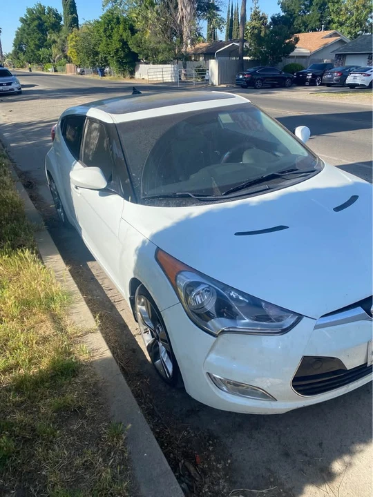 2012 Hyundai Veloster - Image 2 of 7