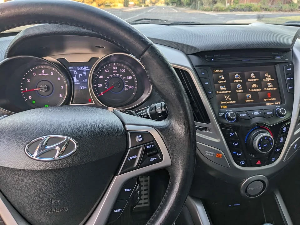 2012 Hyundai Veloster - Image 11 of 18
