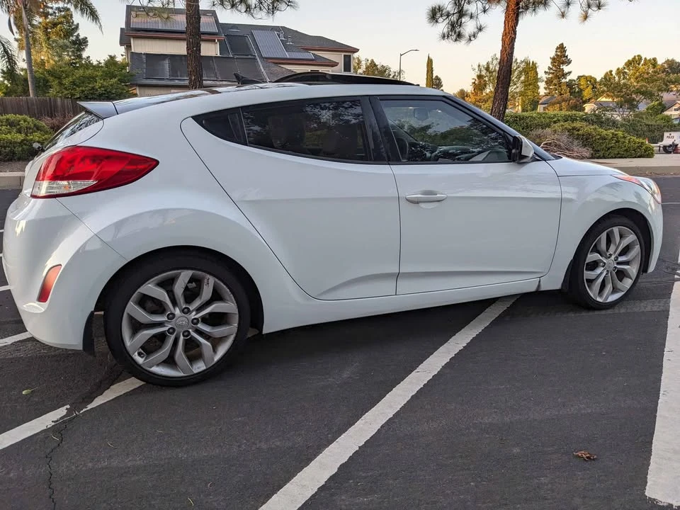 2012 Hyundai Veloster - Image 6 of 18