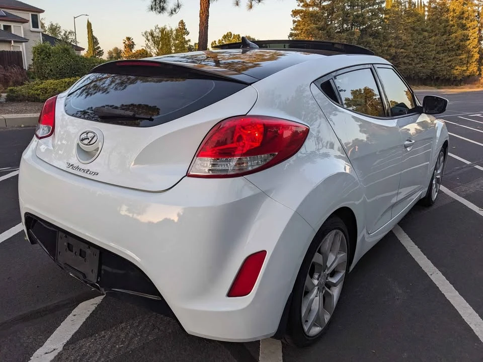 2012 Hyundai Veloster - Image 7 of 18