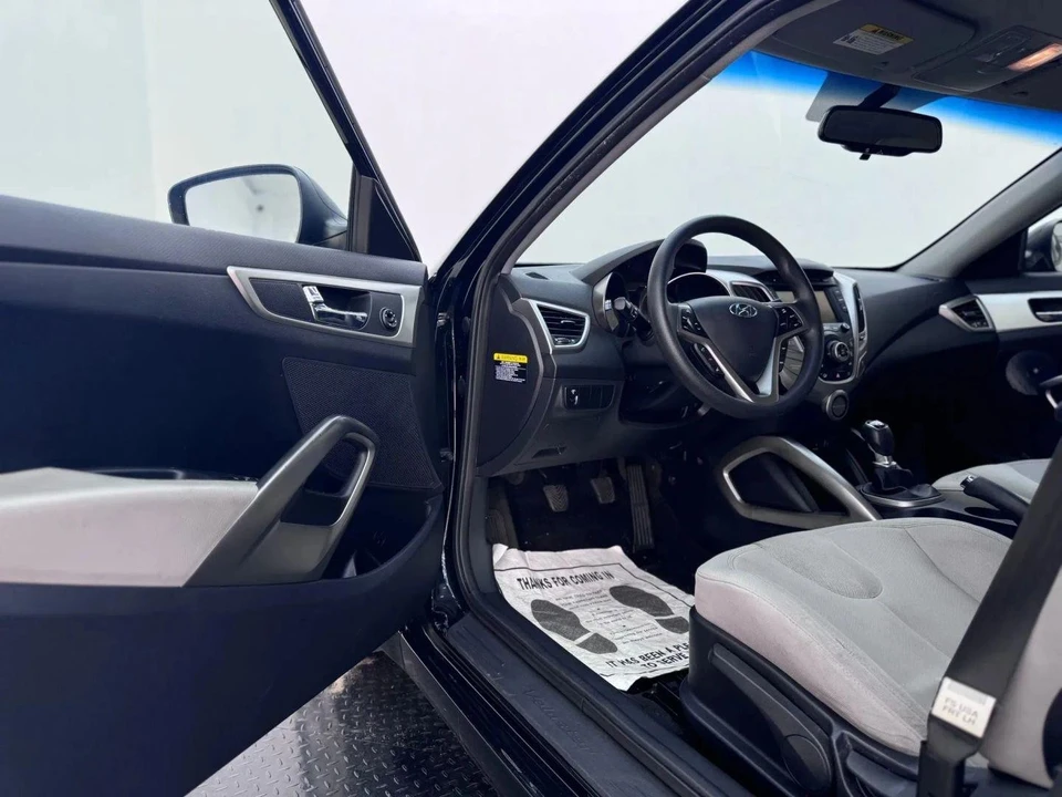 2012 Hyundai Veloster - Image 10 of 21