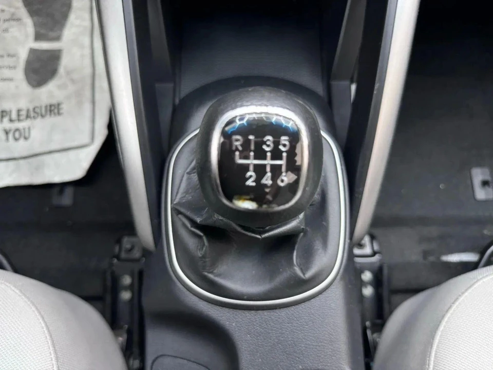 2012 Hyundai Veloster - Image 19 of 21