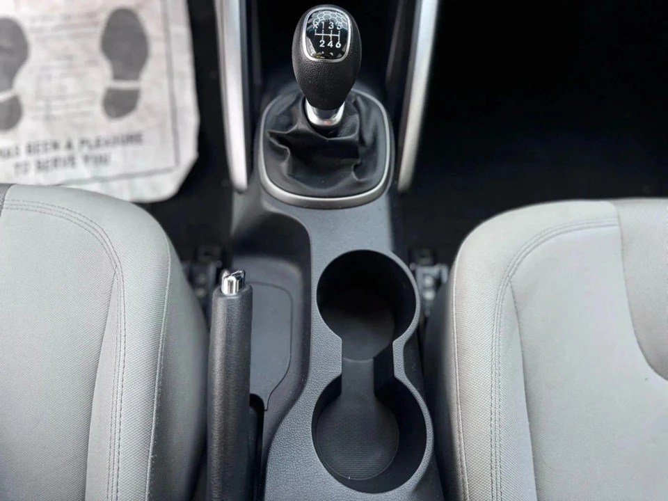 2012 Hyundai Veloster - Image 18 of 21