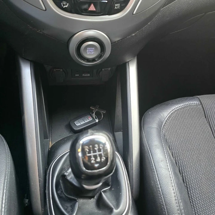 2012 Hyundai Veloster - Image 6 of 10