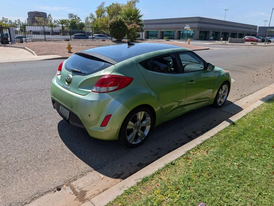 2012 Hyundai Veloster - Image 4 of 17