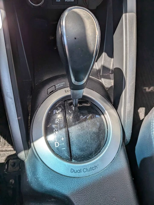 2012 Hyundai Veloster - Image 10 of 17