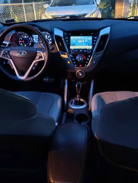 2012 Hyundai Veloster - Image 6 of 7