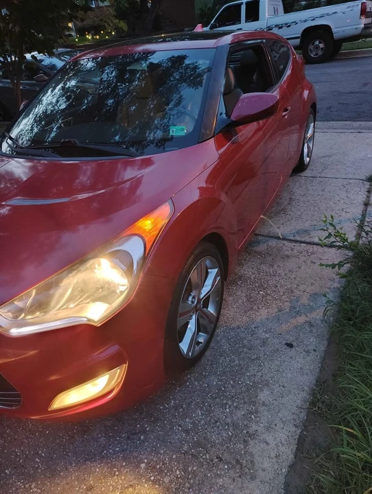 2012 Hyundai Veloster - Image 2 of 7