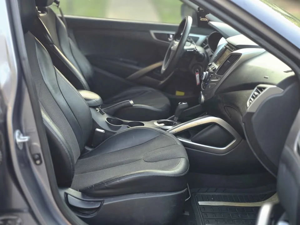 2012 Hyundai Veloster - Image 11 of 17