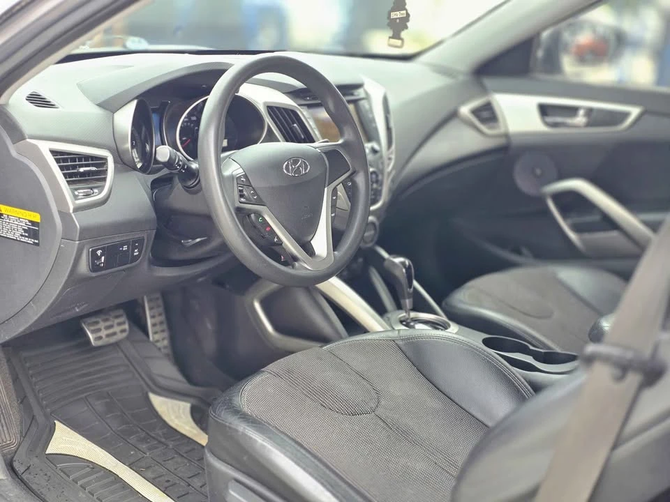 2012 Hyundai Veloster - Image 11 of 19