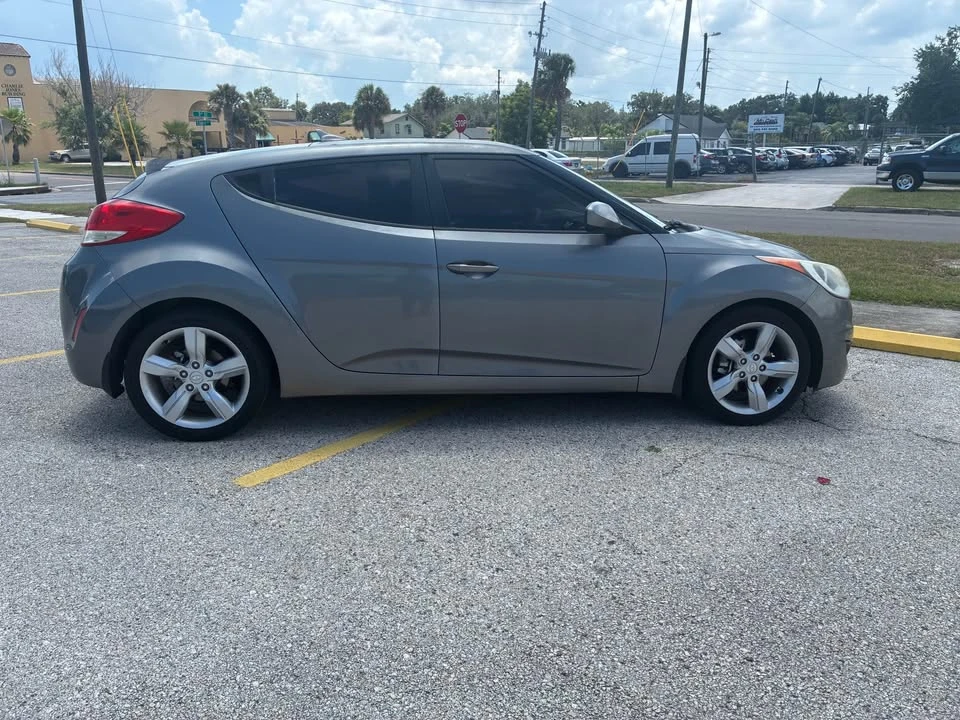 2012 Hyundai Veloster - Image 4 of 12