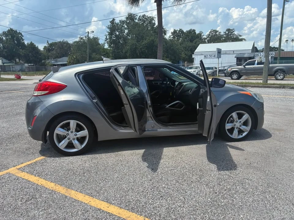 2012 Hyundai Veloster - Image 8 of 12