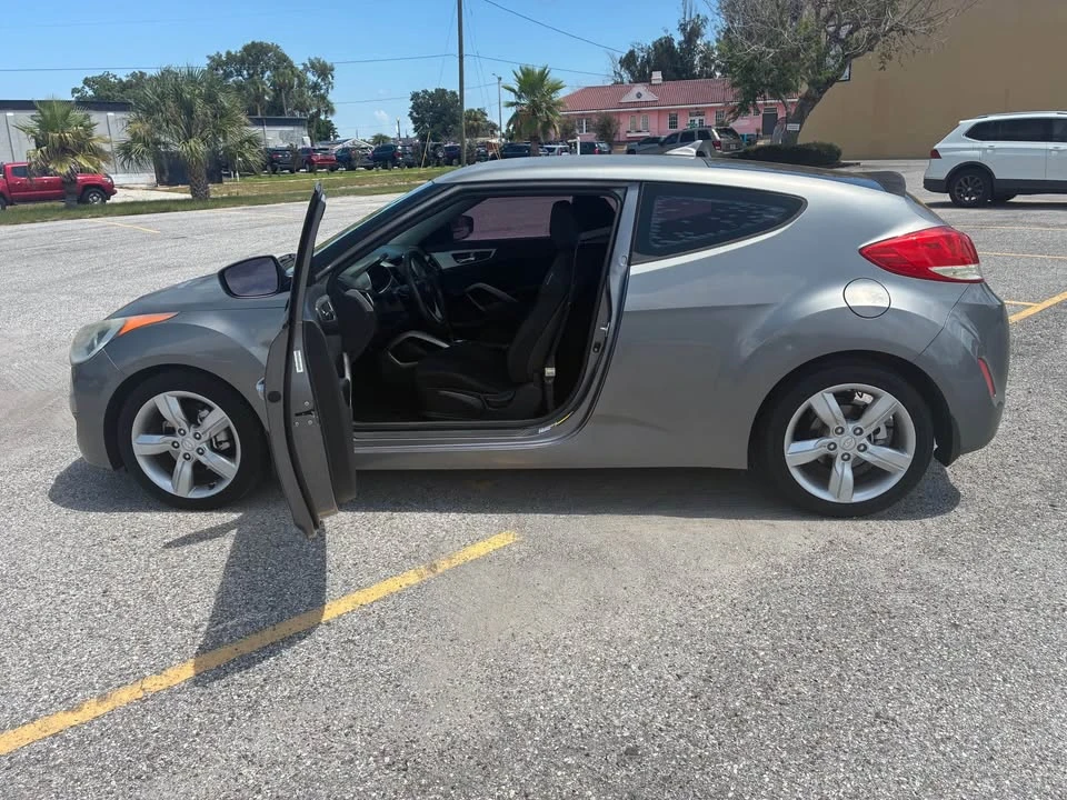 2012 Hyundai Veloster - Image 9 of 12
