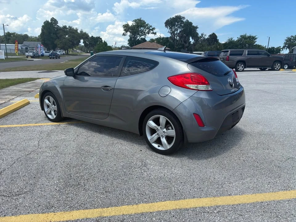 2012 Hyundai Veloster - Image 2 of 12
