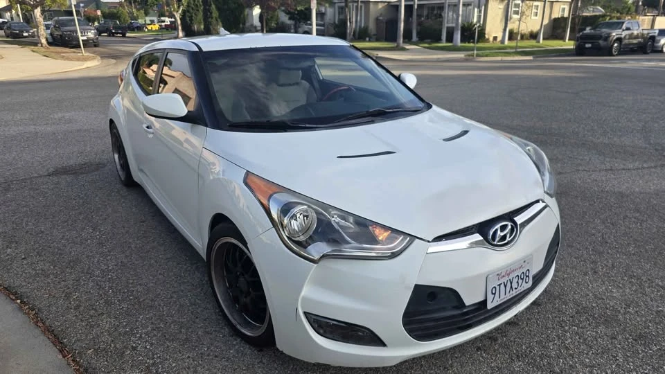 2012 Hyundai Veloster - Image 2 of 7