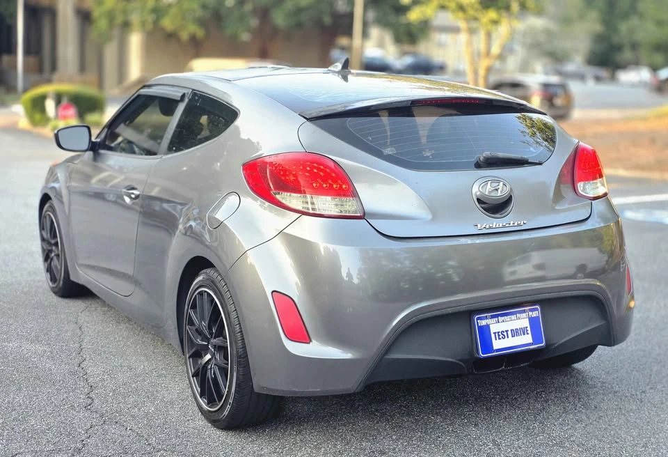 2012 Hyundai Veloster - Image 4 of 17