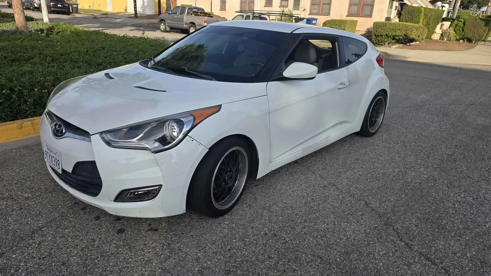 2012 Hyundai Veloster - Image 2 of 7