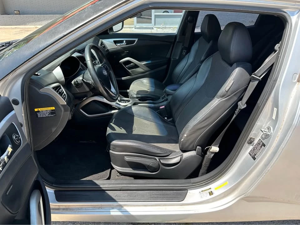 2012 Hyundai Veloster - Image 10 of 12