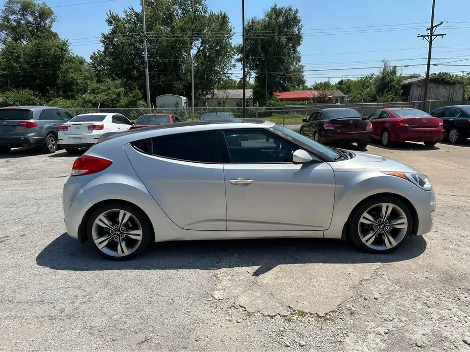 2012 Hyundai Veloster - Image 4 of 12