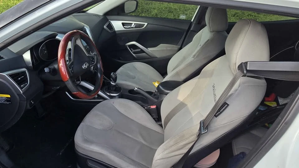 2012 Hyundai Veloster - Image 6 of 7