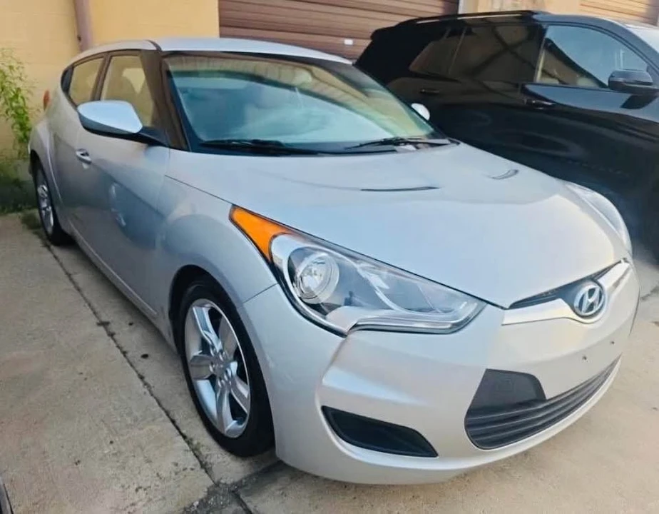 2012 Hyundai Veloster - Image 4 of 9