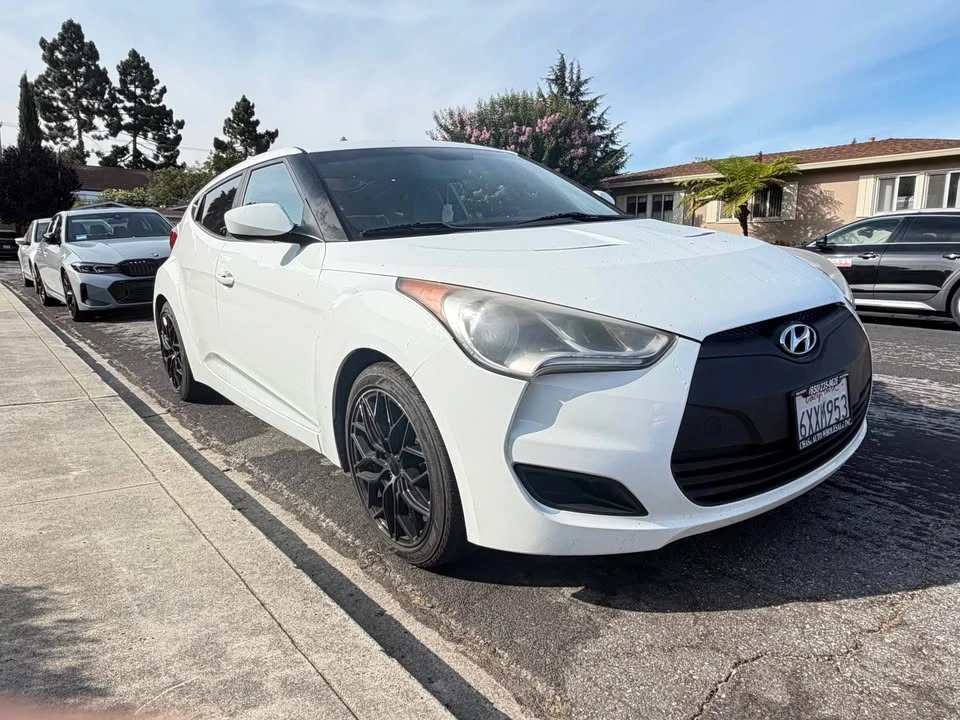 2012 Hyundai Veloster - Image 2 of 11