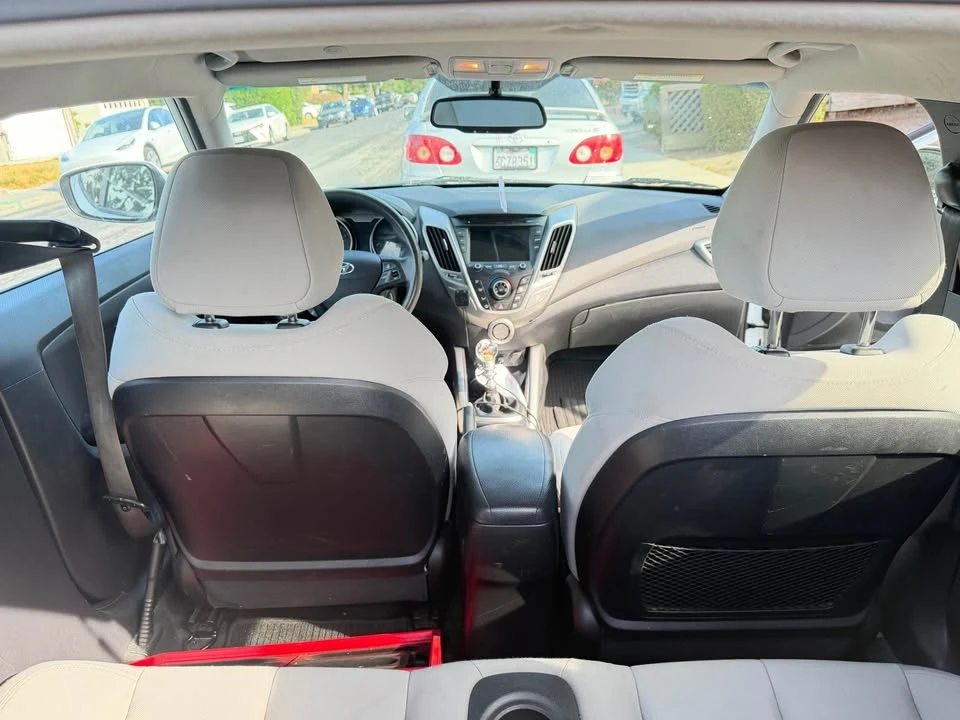 2012 Hyundai Veloster - Image 4 of 11