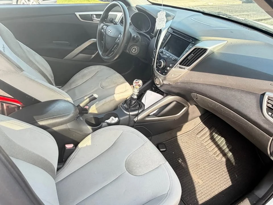 2012 Hyundai Veloster - Image 6 of 11