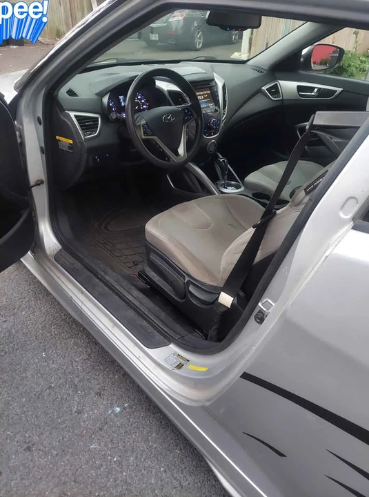 2012 Hyundai Veloster - Image 5 of 5