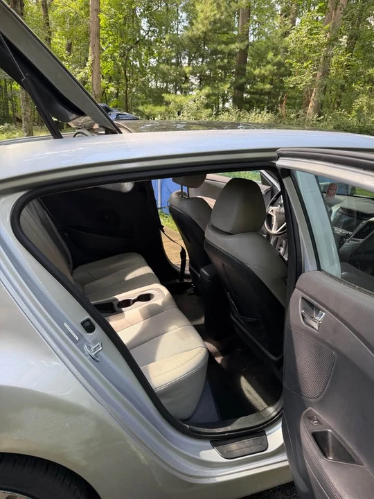 2012 Hyundai Veloster - Image 9 of 10