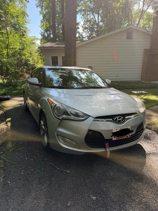 2012 Hyundai Veloster - Image 2 of 10