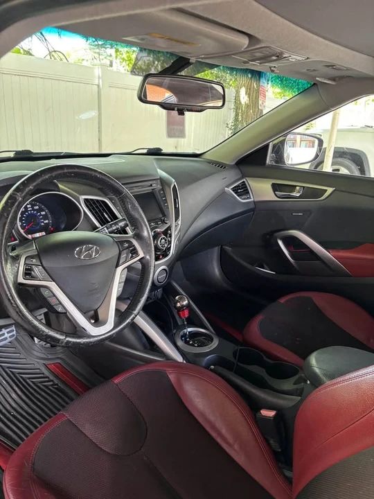 2012 Hyundai Veloster - Image 3 of 4