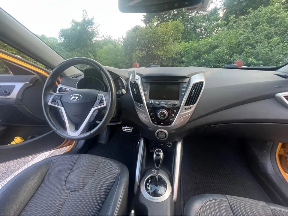 2012 Hyundai Veloster - Image 4 of 8