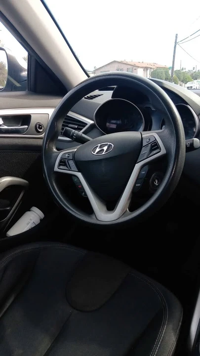 2012 Hyundai Veloster - Image 7 of 9