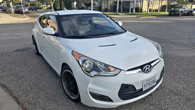 2012 Hyundai Veloster Coupe 3D