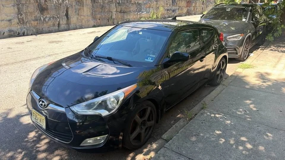 2012 Hyundai Veloster - Image 2 of 5