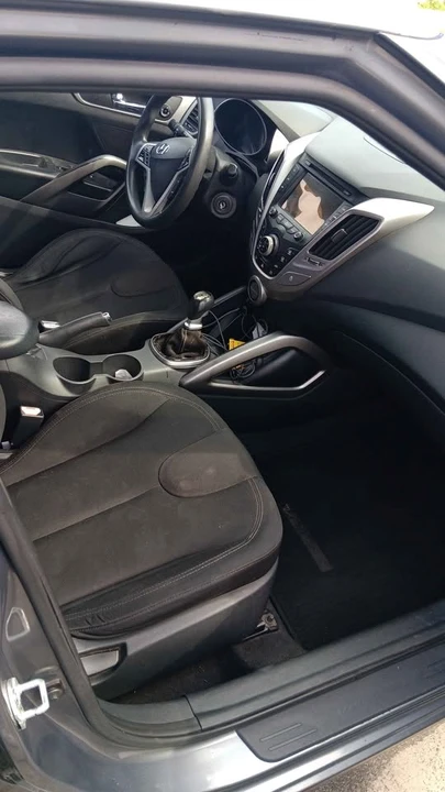 2012 Hyundai Veloster - Image 5 of 9